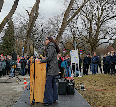 Kundgebung Aufstehen für Demokratie am Grünen Markt Foto Marianne Lindner-Köhler